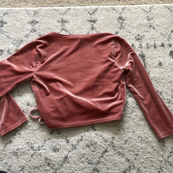 Pink Velvet wrap around Top - Picture 4 of 4